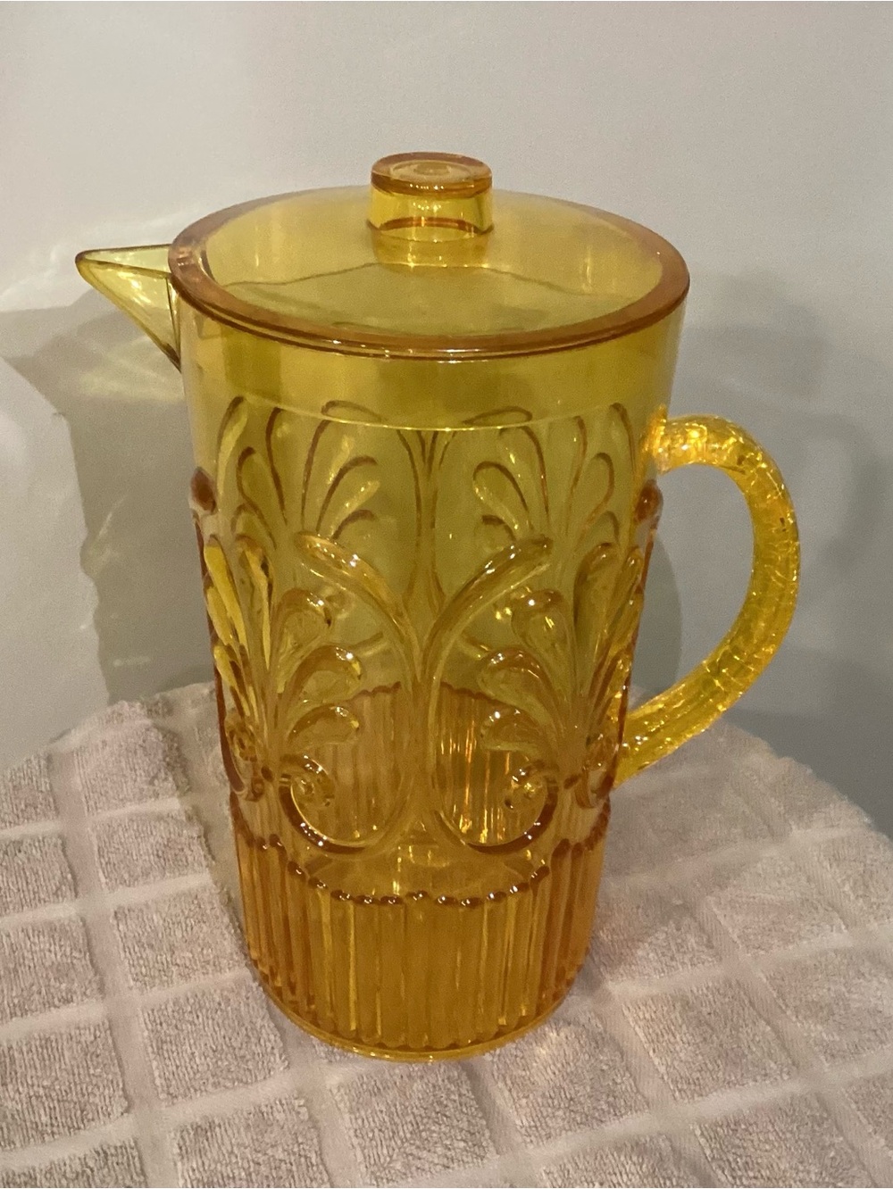 Le Cadeaux Fleur Acrylic Yellow Pitcher